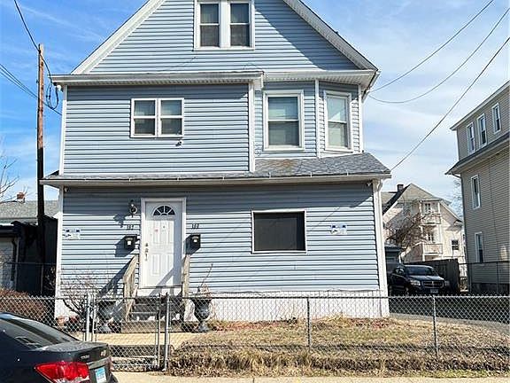 2nd image of 180-182 Kent Ave