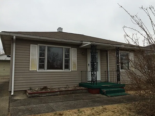 1913 5th St photo 1