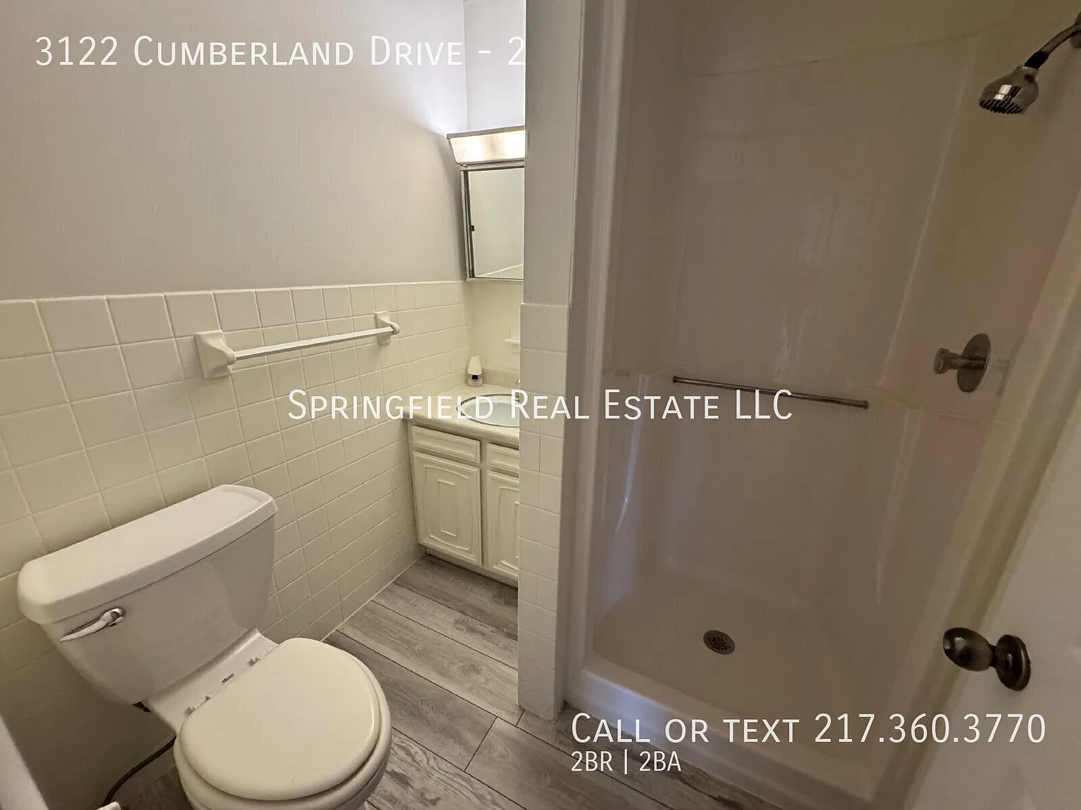 Movin' On Up! Spacious 2 Bed Townhome with 2 Full Baths — Photo 4