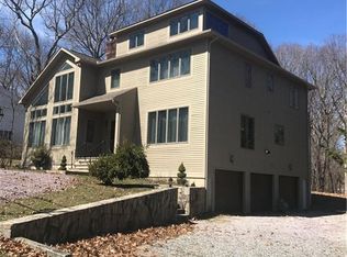 39 Debbie Dr, Cranston, RI 02921