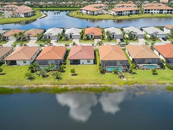 3rd image of 11959 Arbor Trace DR E