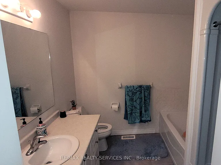 2077 Tovell Dr — Photo 10