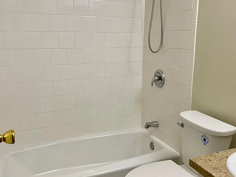 4002 Howard Ave #8 — Photo 9