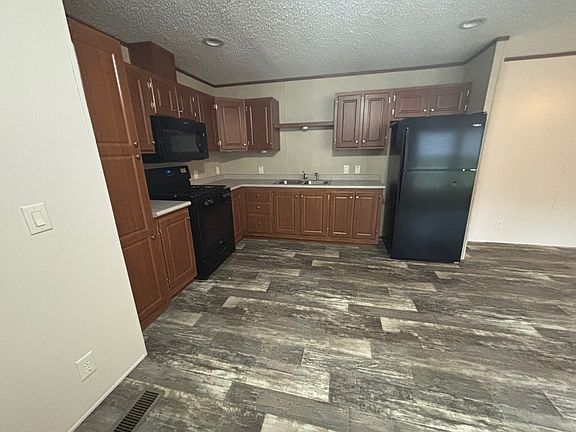 3rd image of 145 Ashford Dr