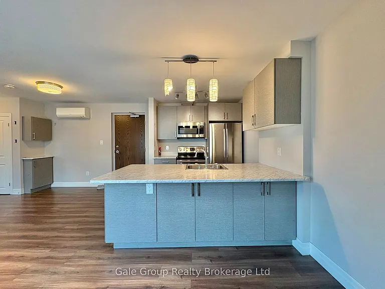 5 Paisley Blvd E #201 — Photo 2