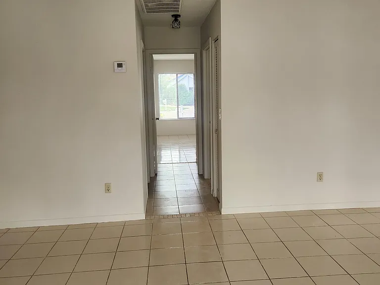 9712 Saratoga Park Ct — Photo 11