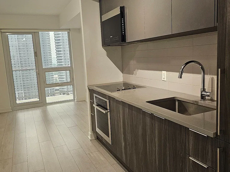 2033 Kennedy Rd #2006 — Photo 10