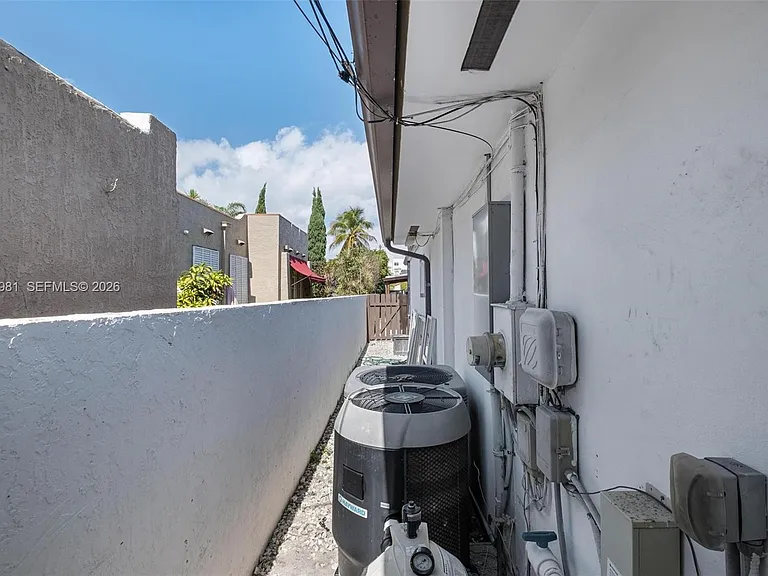 2430 SW 22nd Ter — Photo 53