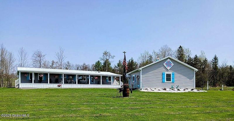 3rd image of 612 Oswegatchie Road