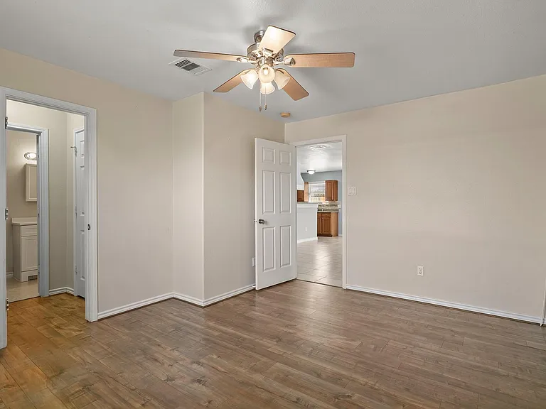1631 Quail Run — Photo 18