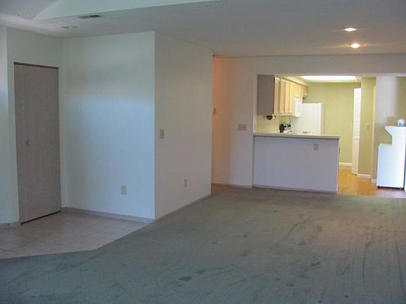 4th image of 3802 Falls Cres