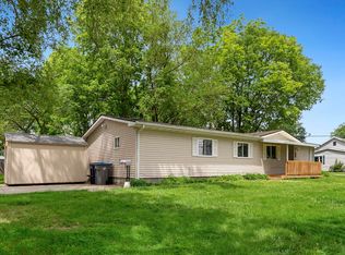 1047 E Smith St, Warsaw, IN 46580