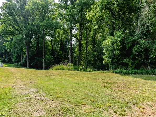 3105 Plum St, Parkersburg, WV 26104