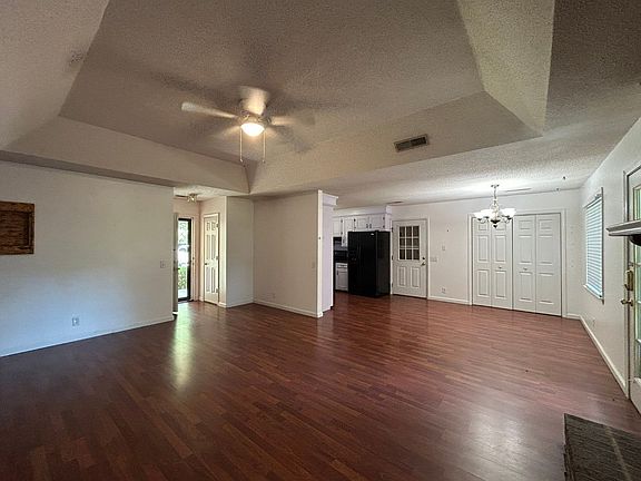 4th image of 1310 Crowndale Dr
