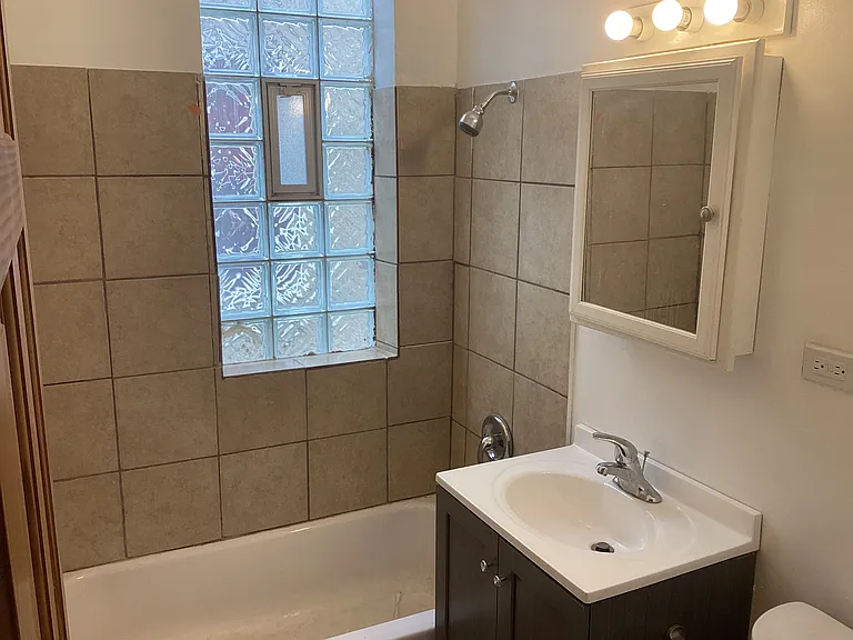 1645 N McVicker Ave #2 — Photo 9