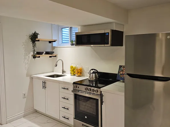 65 Vange Cres, Toronto, ON M9V 3N6