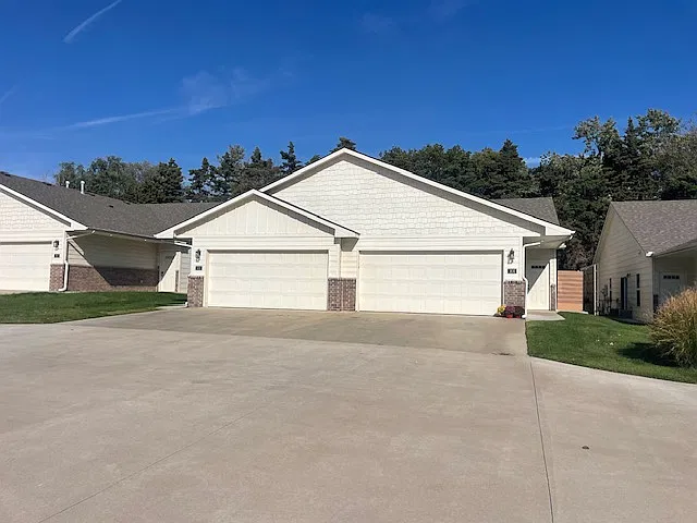 10224 W Central Ave — Photo 2