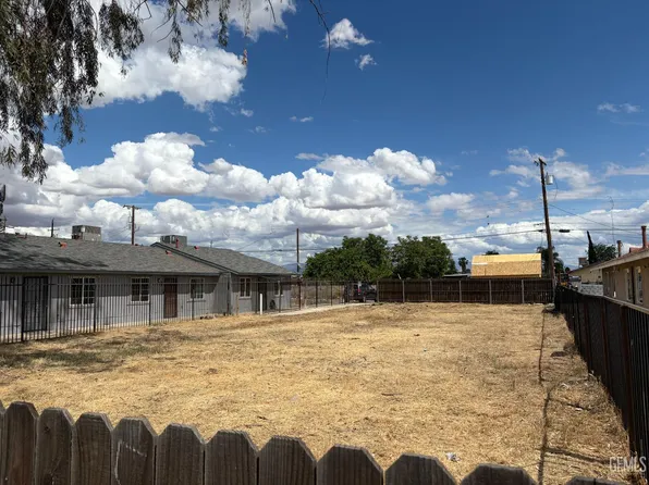 331 Dr Martin L King Jr Blvd, Bakersfield, CA 93307