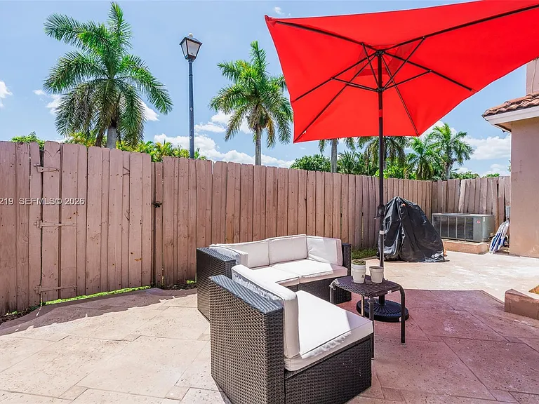 10297 SW 162nd Ct — Photo 4