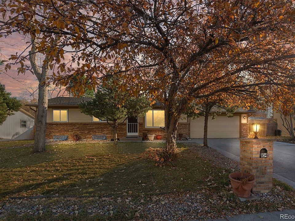 1st image of 804 Oakwood Drive