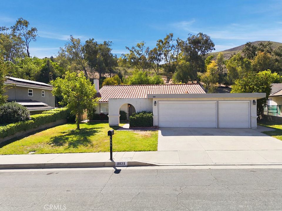 1st image of 5835 Cardoza Dr