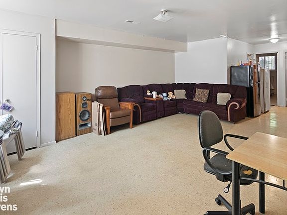 4th image of 615 Kosciuszko St