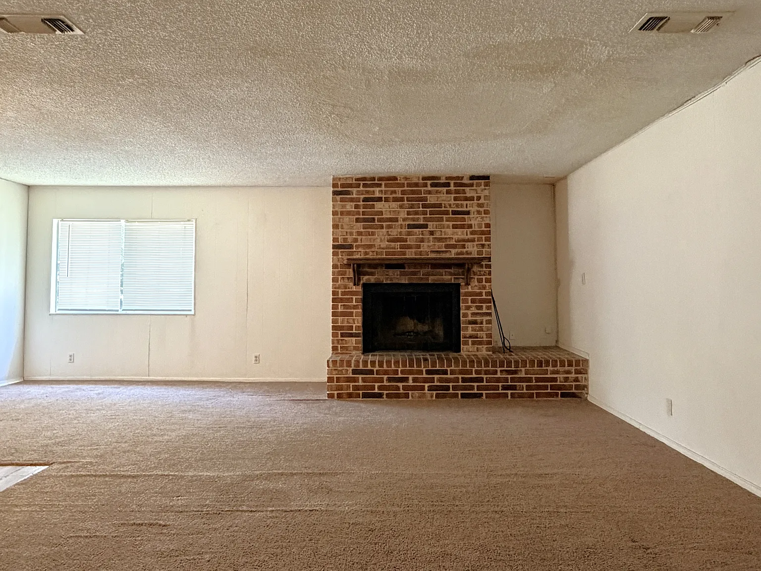 3 bed, 1596 sqft, $1,495 — Photo 2