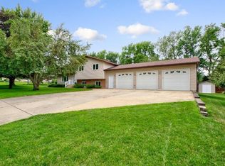 1723 Buckingham Path, Faribault, MN 55021