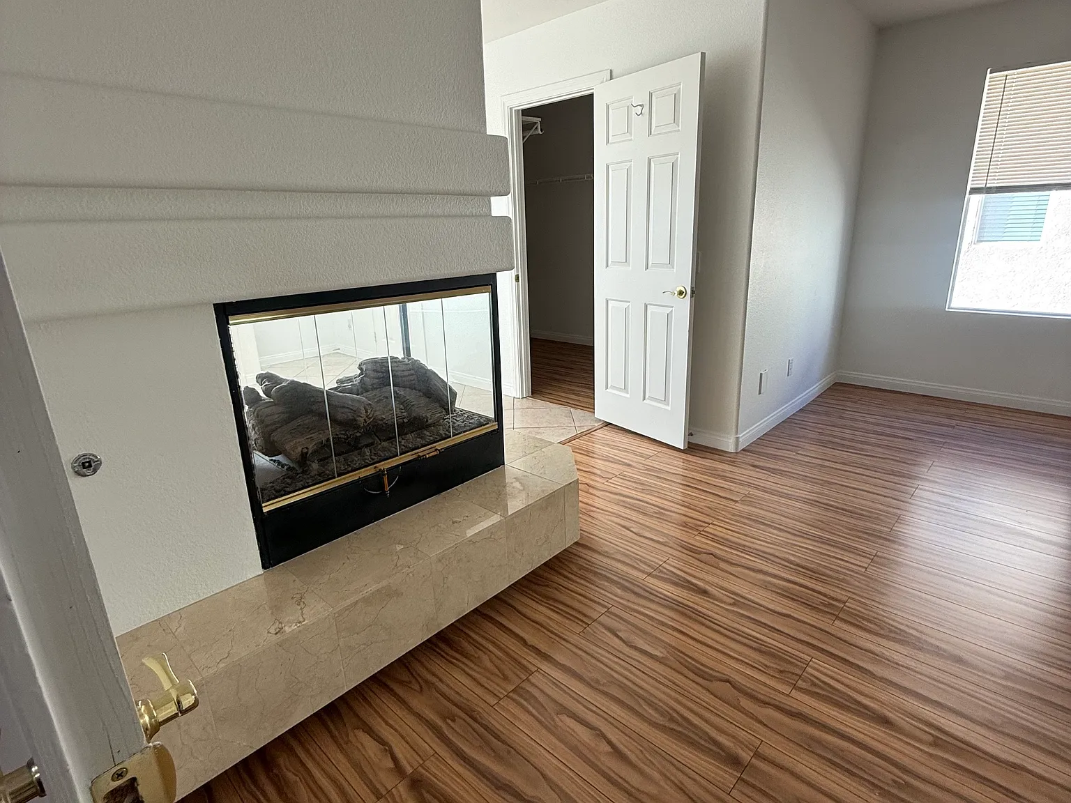 5 bed, 3297 sqft, $2,450 — Photo 3