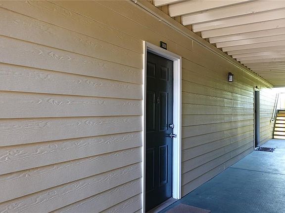 3rd image of 18281 BRIDLE CLUB DRIVE