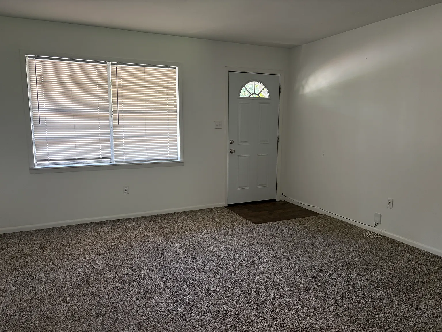 3 bed, 1.5 bath, 1080 sqft, $1,300 — Photo 4