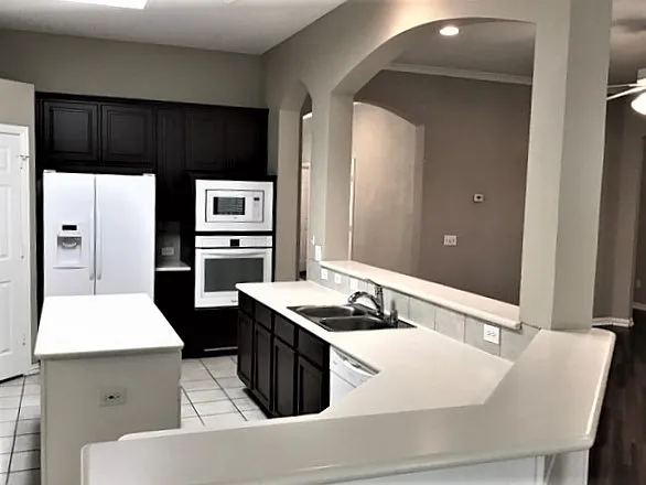929 Kingwood Cir — Photo 3