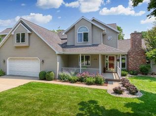 216 Mandella Ct, Neenah, WI 54956
