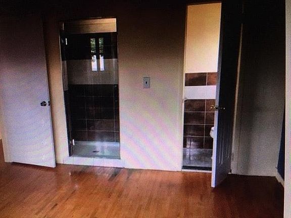 4th image of 3109 Hylan Blvd