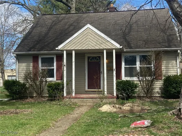 3035 33rd St NE, Canton, OH 44705