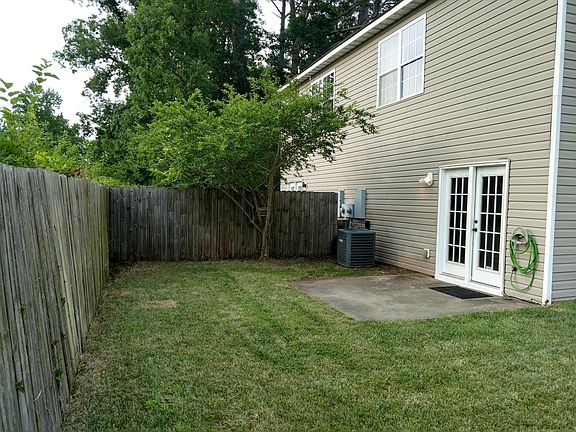 3rd image of 261 Sykes Ave