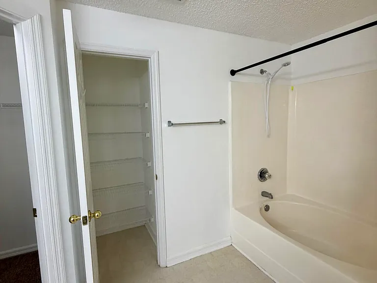 324 Seaside Ter — Photo 12