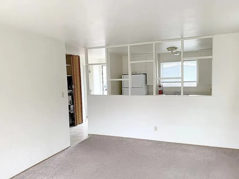 810 NW 23rd St — Photo 5
