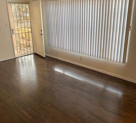 3rd image of 3843 Lockland Dr