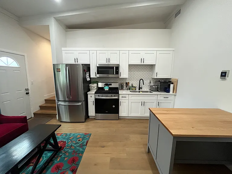 W 30th St — Photo 3