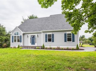 10 Windwood Dr, Cromwell, CT 06416