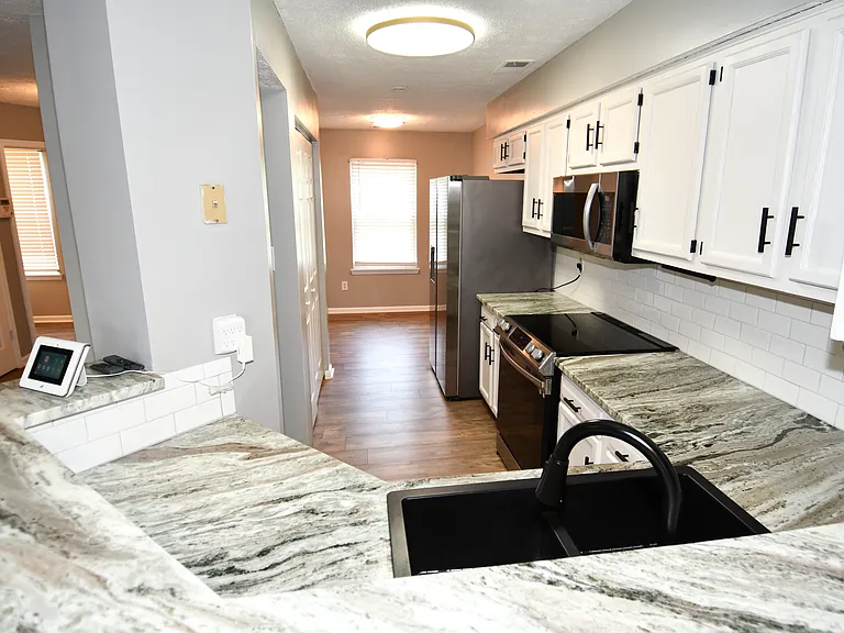 13703 Lord Sterling Pl — Photo 7
