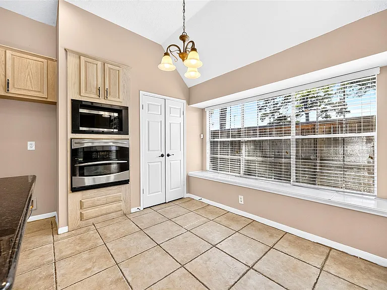 17414 Erin Way Ct — Photo 26