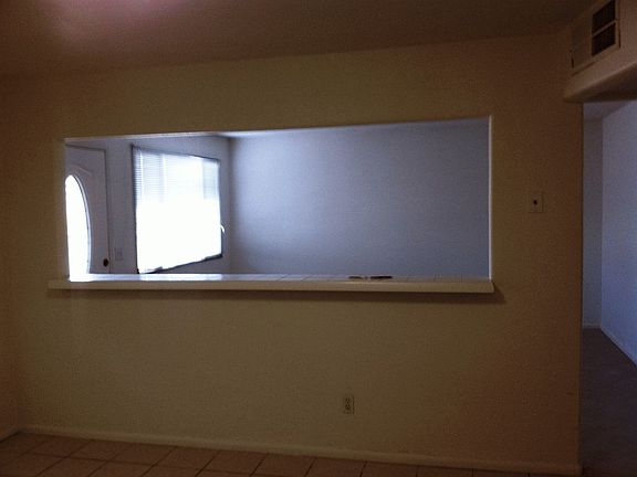 bar-wall / living room