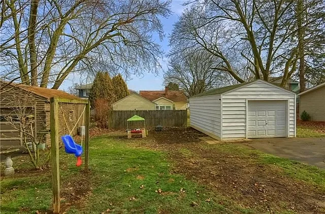 543 Wengler Ave — Photo 8