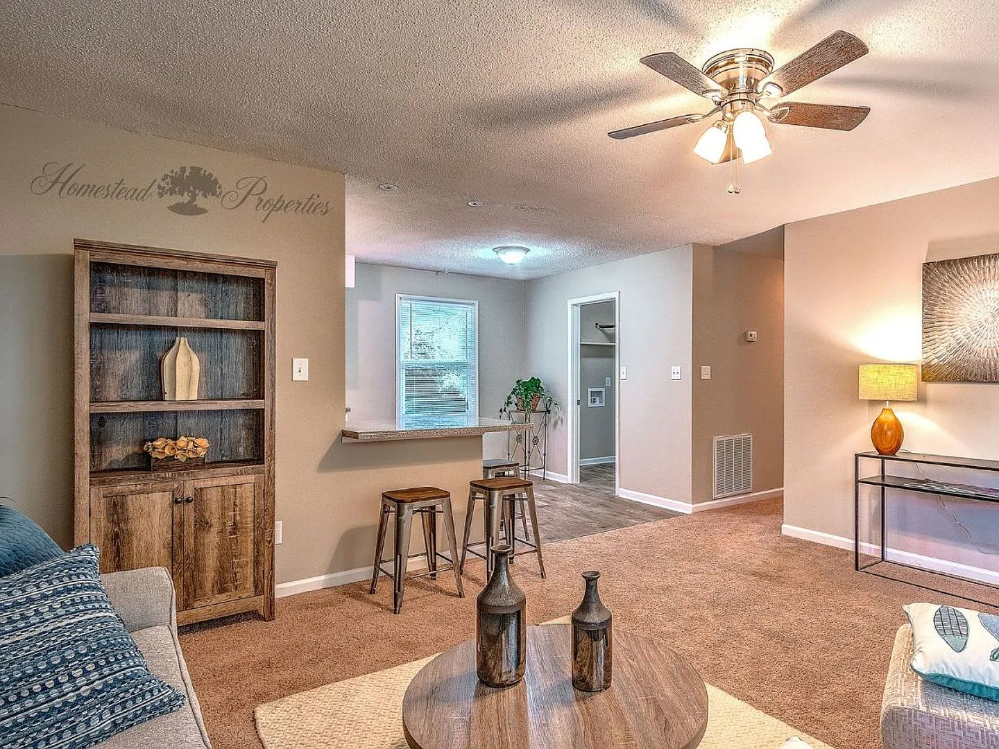 Move In Specials!! Renovated 3 Bedroom, 1.5 Bath Apartment On Greenbriar Circle Johnson City, Tn — Photo 4