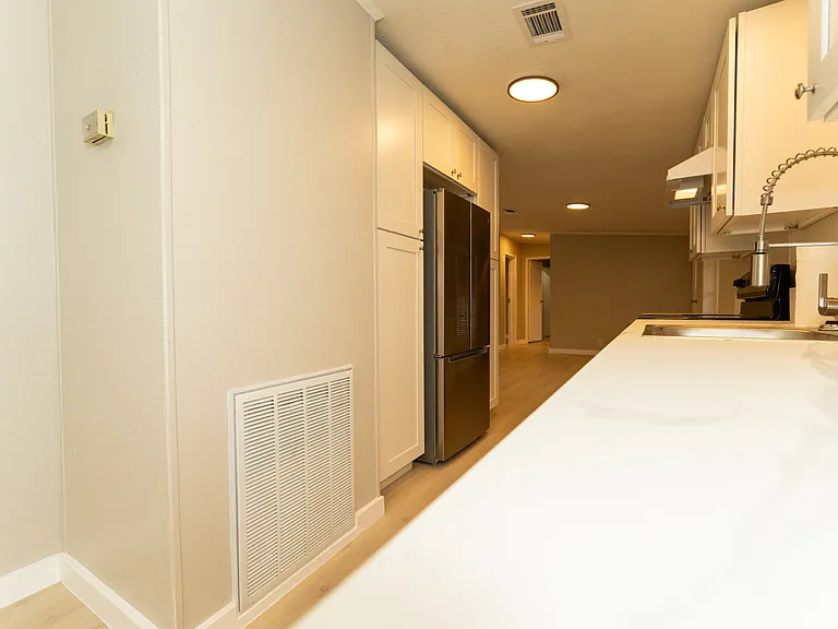 9520 Merton St — Photo 6
