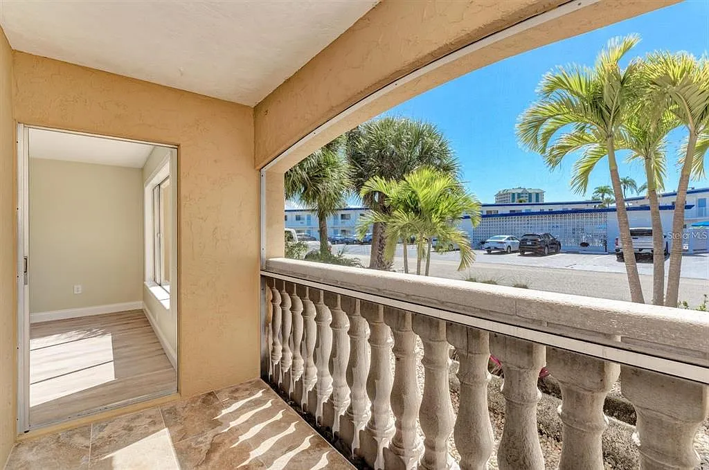 1 bed, 1.0 bath, 766 sqft, $2,450 — Photo 3