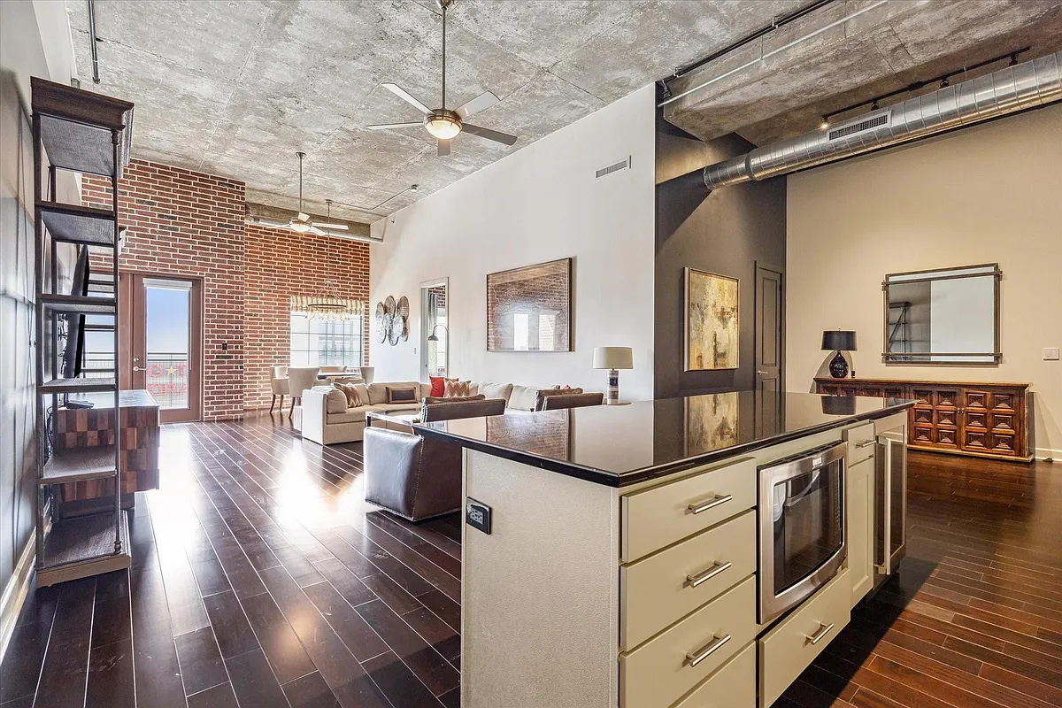 Building Photo - 1111 Studewood St #503