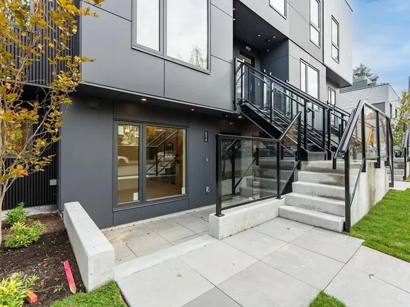 4518 Heather St, Vancouver, BC V5Z 0C9